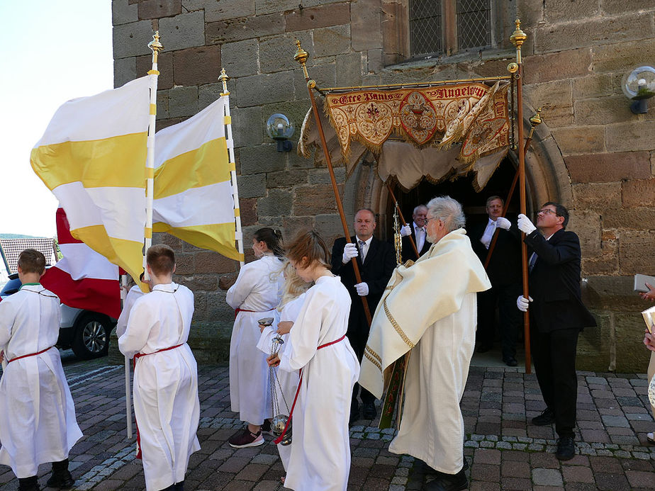 Festgottesdienst zum Kirchweihtag (Foto: Karl-Franz Thiede)